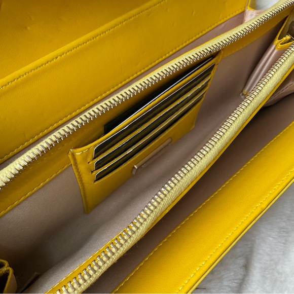 CHANEL REISSUE EAST WEST YELLOW PATENT LEATHER BAG - Picture 8 of 16